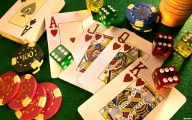 Pengguna bermain aman dengan proteksi akun dari toto8000 di perangkat mobile